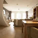 Canal Hotel